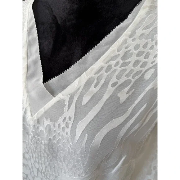 White House Black Market Feminine Romantic Ruffle Long Sleeve Lined Blouse S - Picture 3 of 15